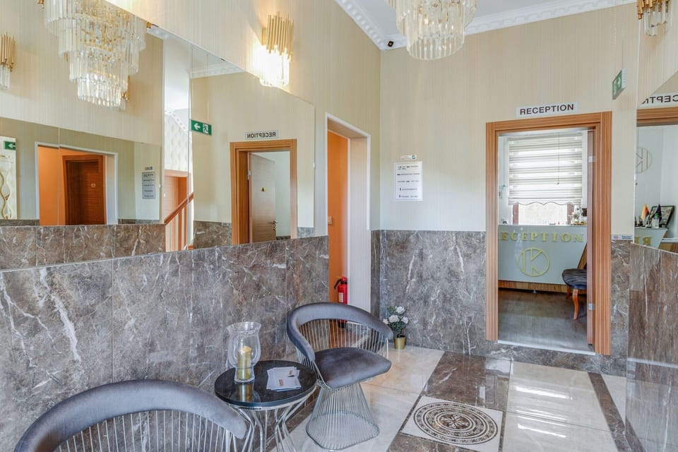 Entrance / Reception