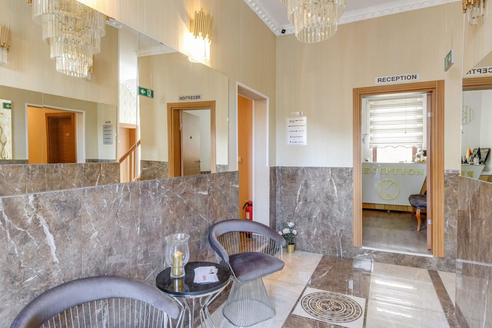 Entrance / Reception