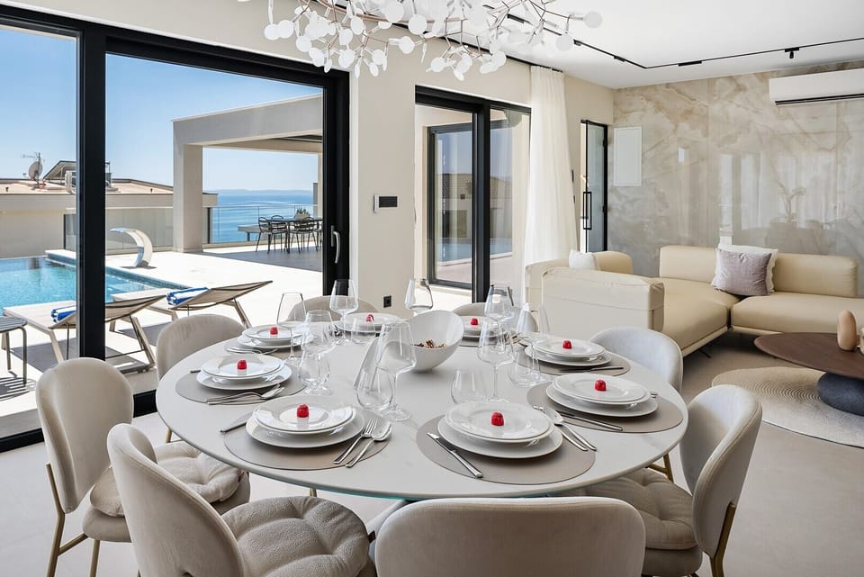 Dining table with breathtaking views of the sea