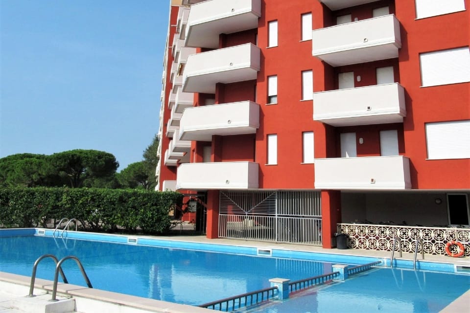 Holiday Home Swimming Pool