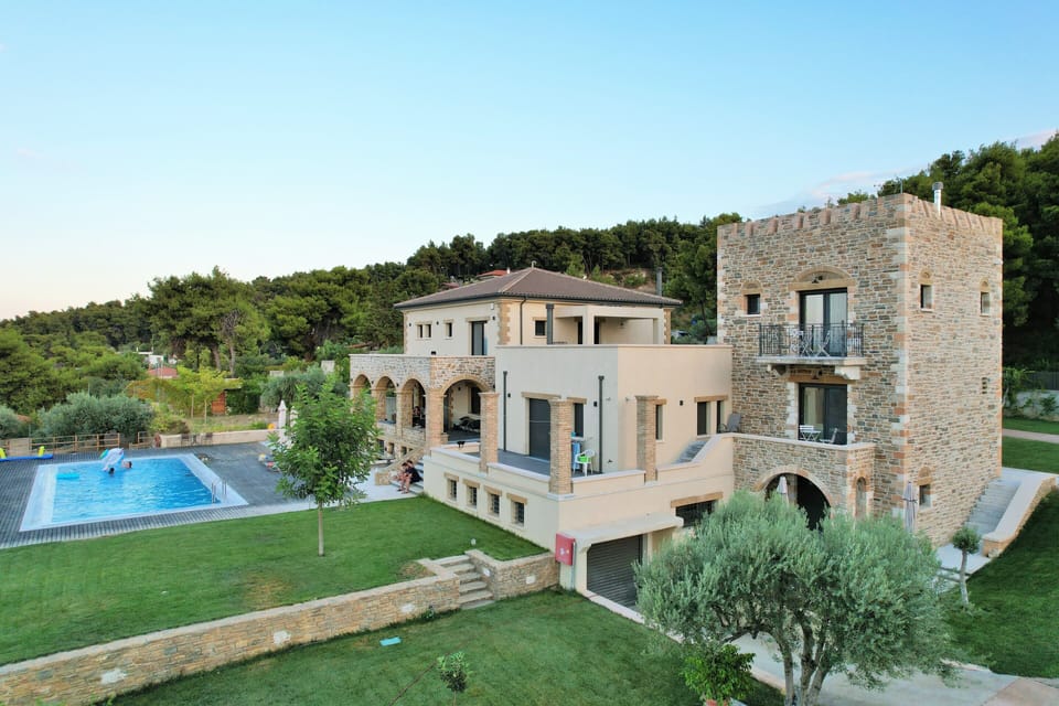 View from the sea  (all the Villa, 3 residence)
