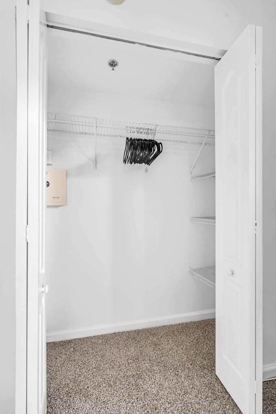 Lots of space to hang your clothes and put your belongings. Suitcase friendly!
