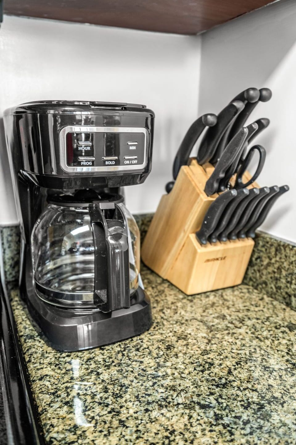 Fully stocked with all the comforts - Unlimited coffee & creamer!