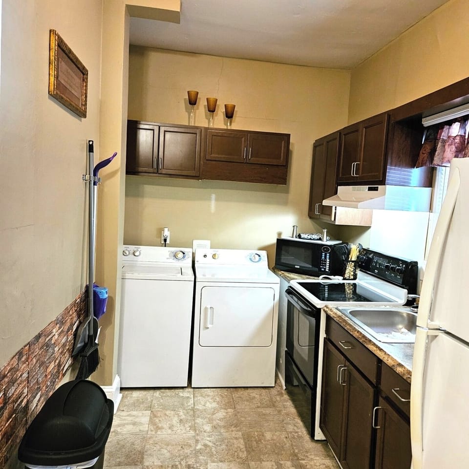 Fully equipped kitchen for your cravings.