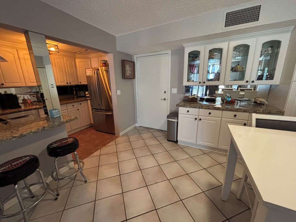 Dining area & Kitchen