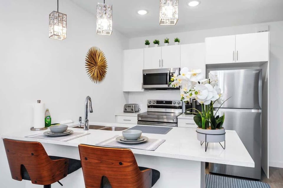 Fully equipped kitchen with all the appliances you need for home-cooked meals.