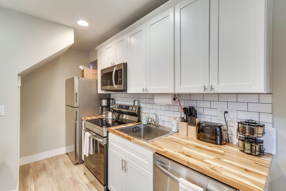 Kitchen | Coffee Maker | Spices | 1st Floor