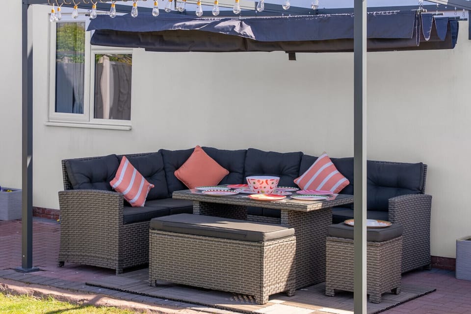 Covered outdoor seating for up to 12—perfect for group gatherings.