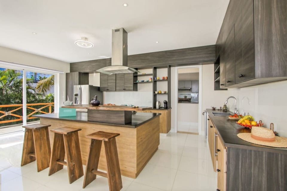 Villa Okyanus: fully equipped kitchen with private chef included