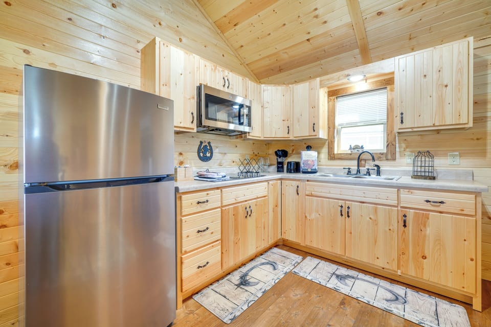 Kitchen | Keurig Coffee Maker | Toaster | Cooking Basics