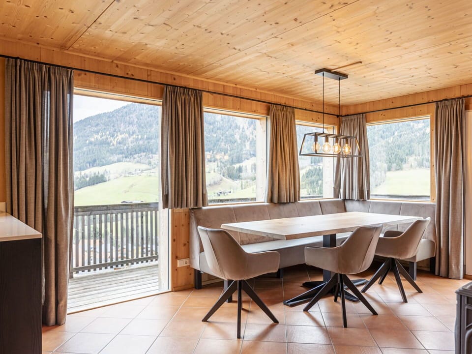Wood, Interior Design, Ceiling, Hardwood, Wood Stain, Plank, Wood Flooring, Plywood, Lumber, Log Cabin