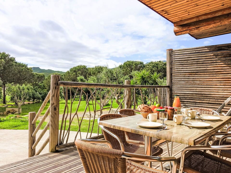 Wood, Porch, Deck, Hardwood, Outdoor Furniture, Wood Flooring, Wood Stain, Plank, Garden, Eco Hotel