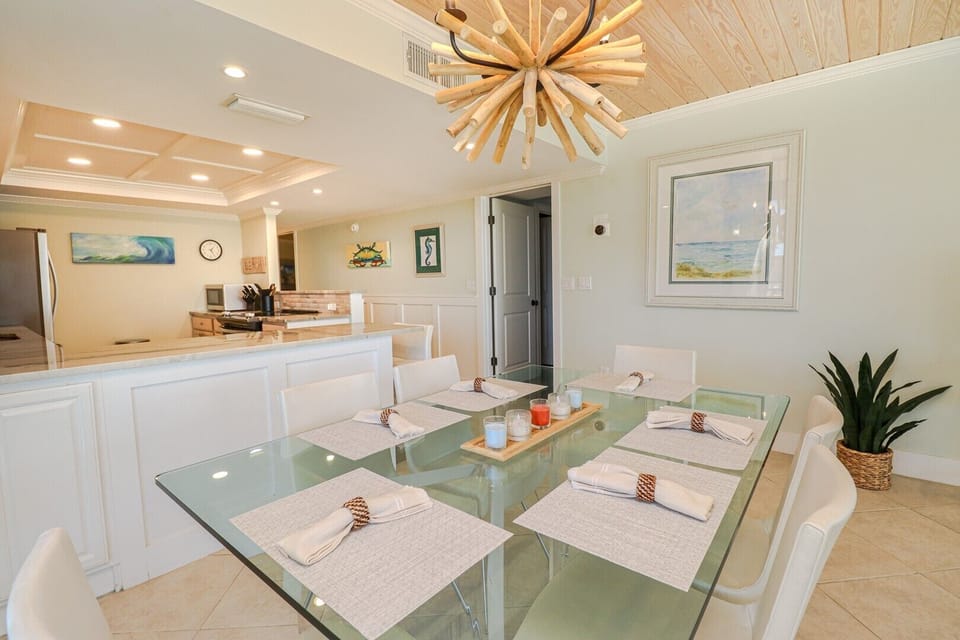 St. Augustine Beach Rentals Dining Room