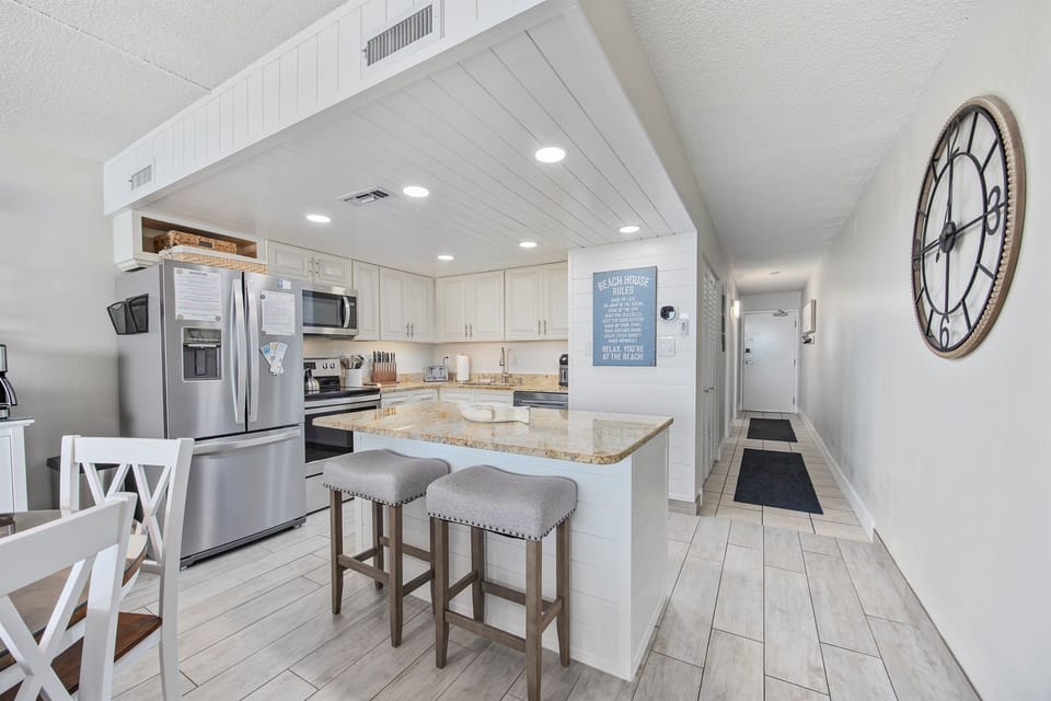 Fully stocked kitchen!
