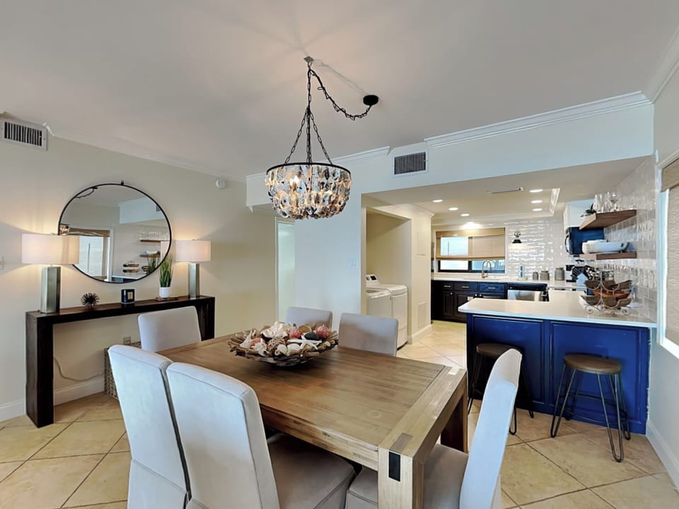 Dining Area - Table for Six