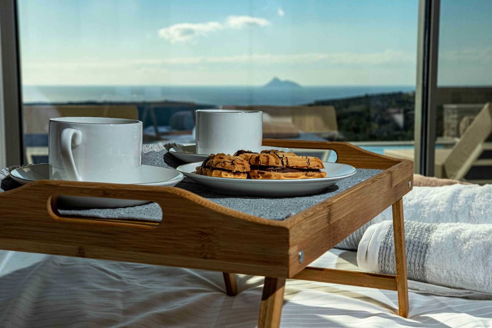 Enjoy your morning coffee at bed