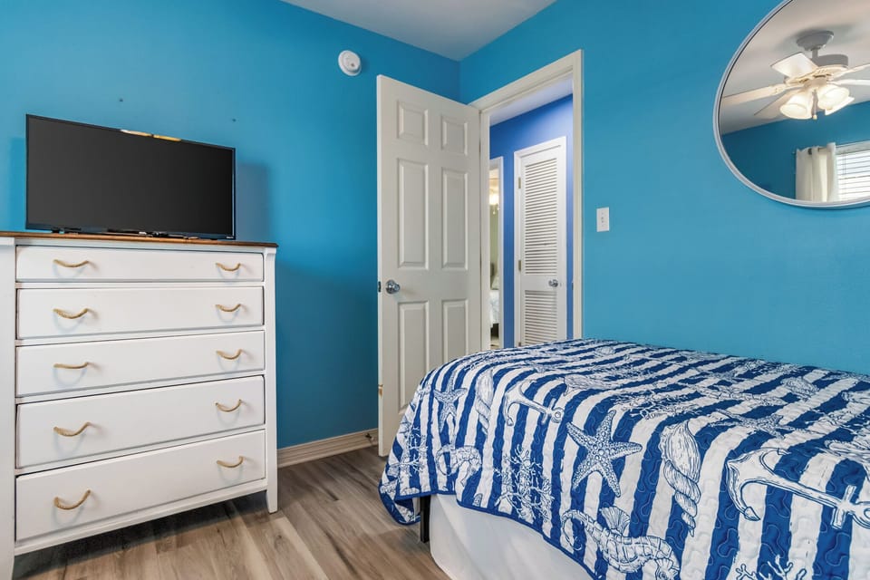 Third Bedroom - TV