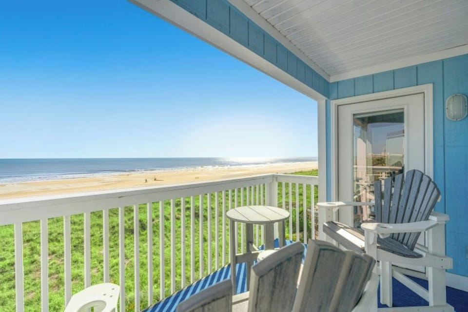 Have your cup of coffee while watching the waves gently rolling in.