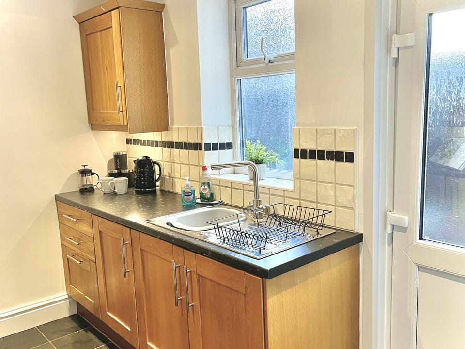 Kitchen - Fully equipped modern kitchen