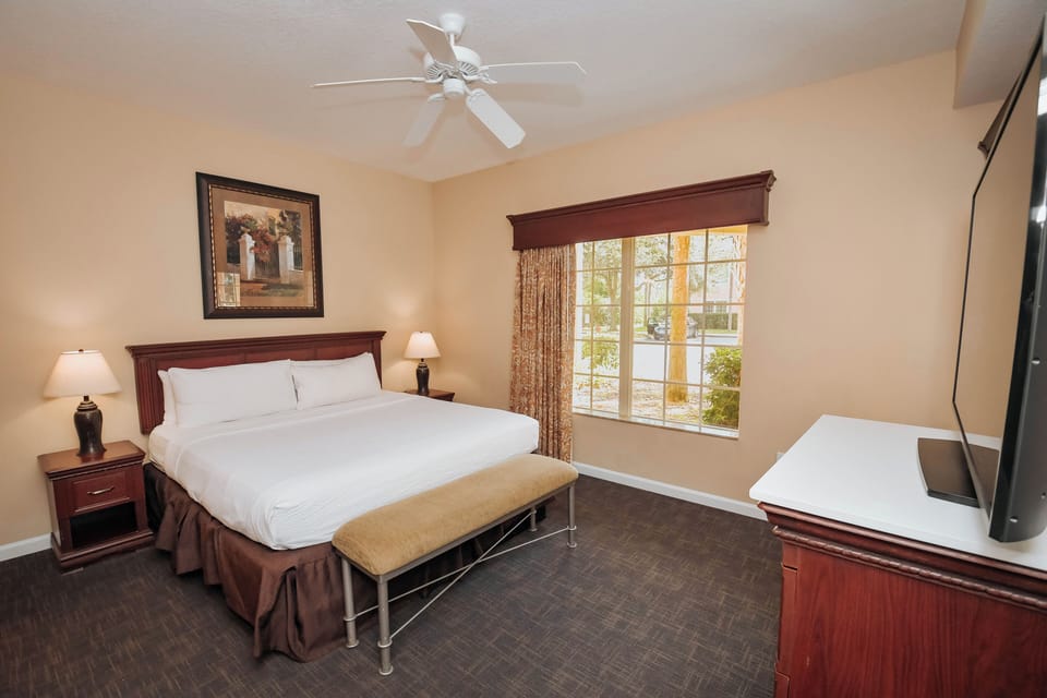 Comfortable Unit with King size bed