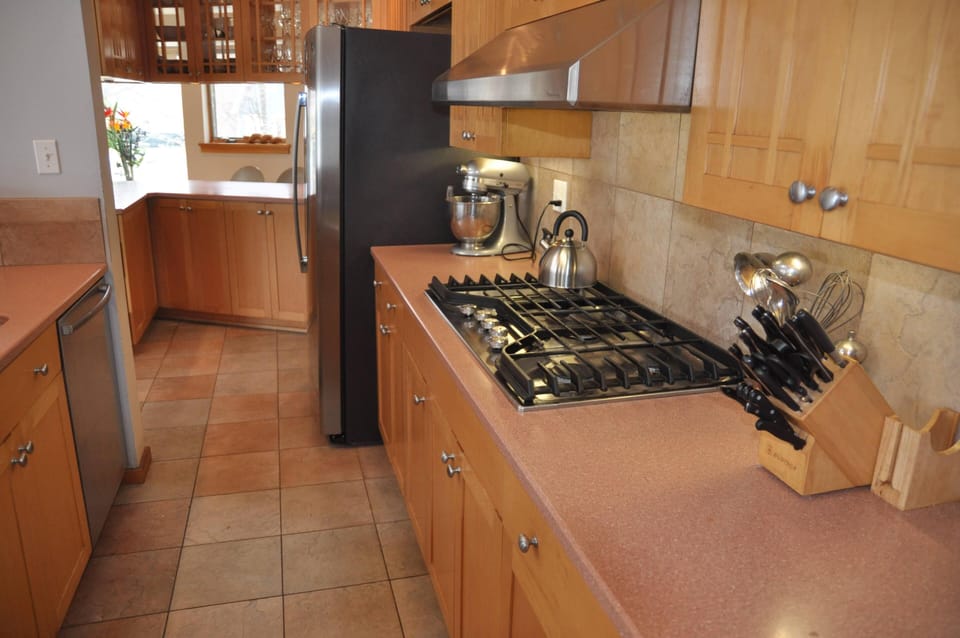 Kitchen Refrig and Stove