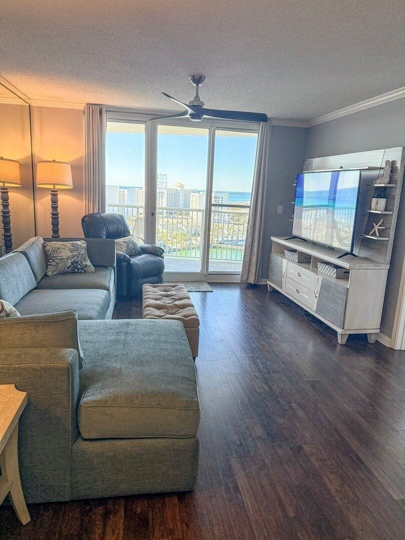 Floor, Indoors, Home Decor, Couch, Furniture