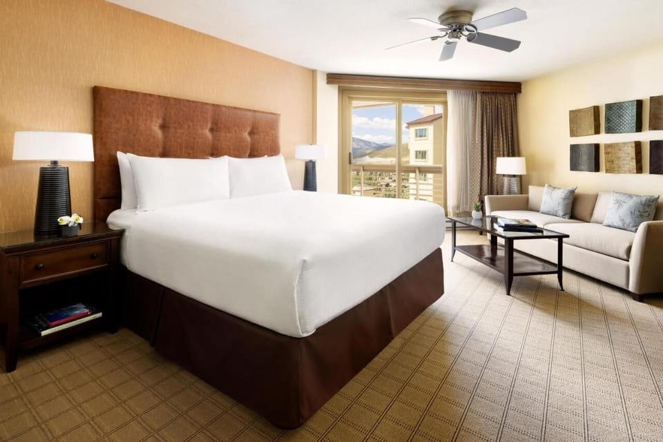 Unit with 1 King bed
