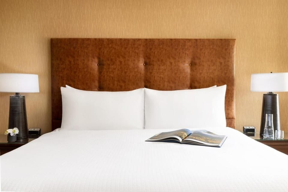 Unit with 1 King bed