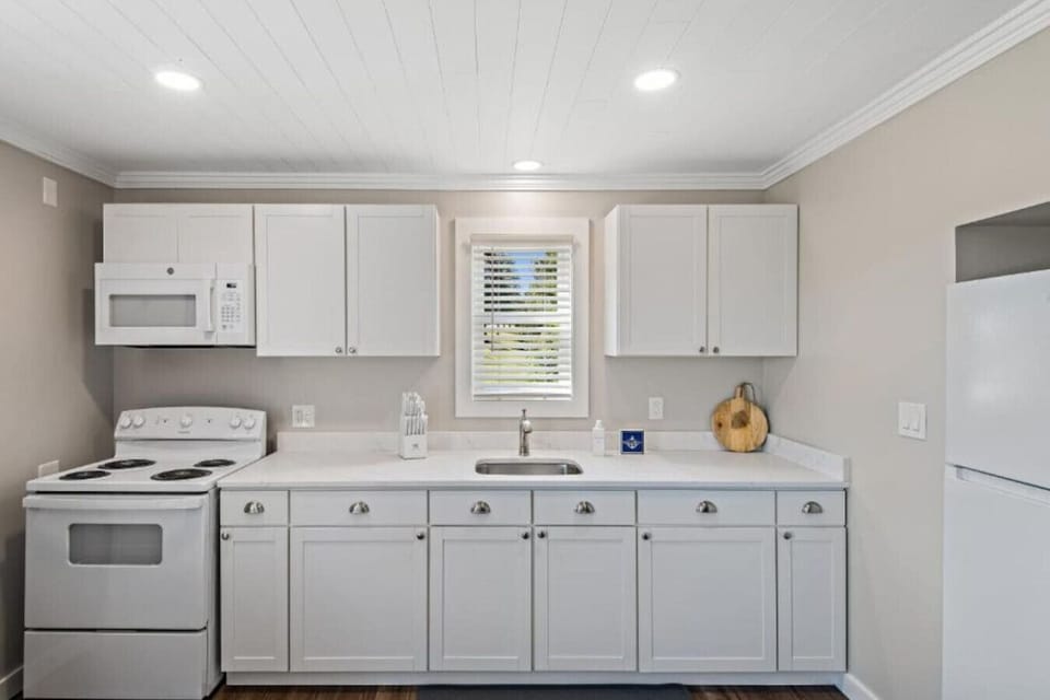 Well-stocked kitchen to cook a delicious meal