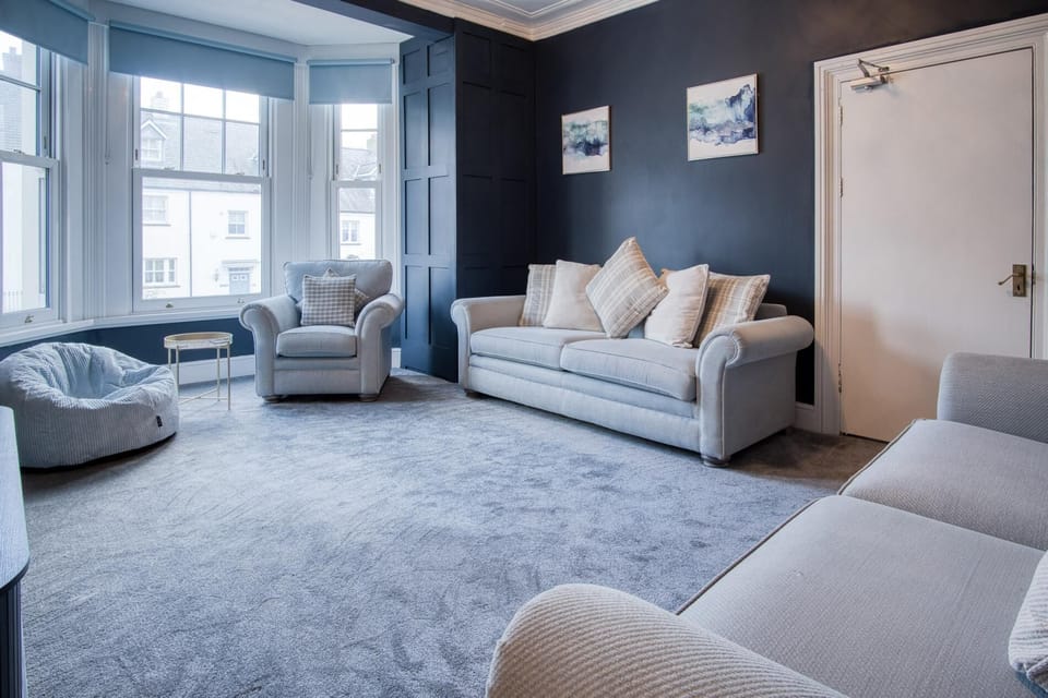 The Lanterns - 9 Bedroom - Sleeps 17 - Saundersfoot Village Centre (24816)