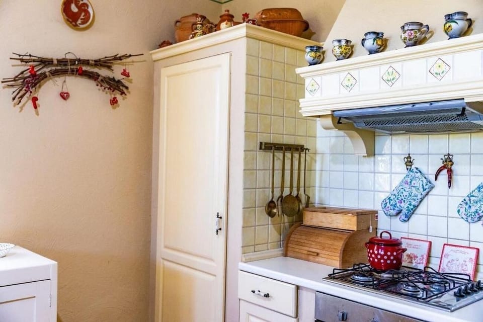 Kitchen 1