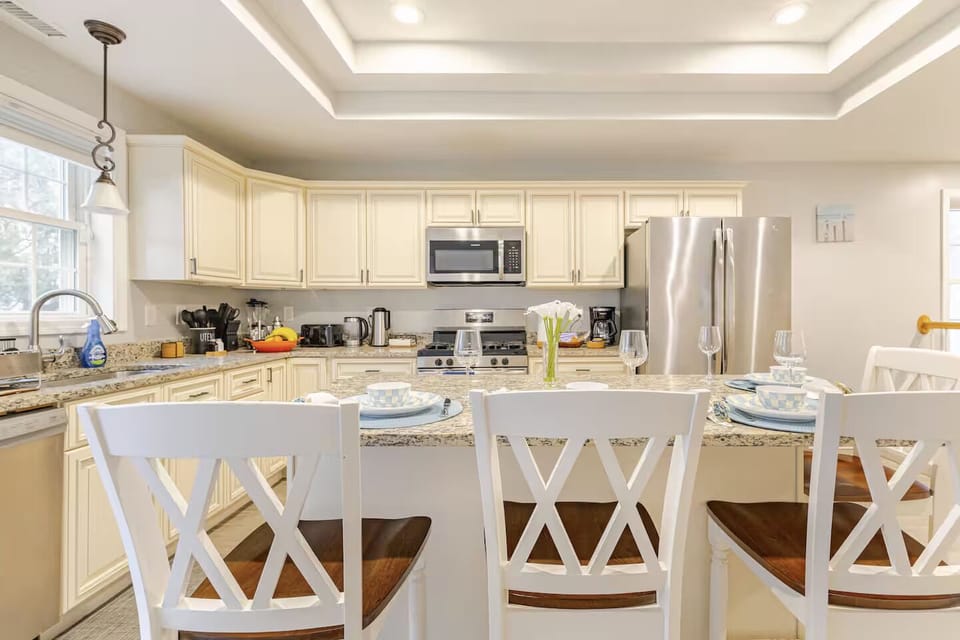 Island seats 4 in kitchen