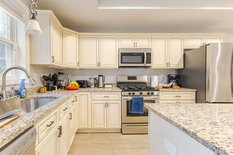 Full Kitchen