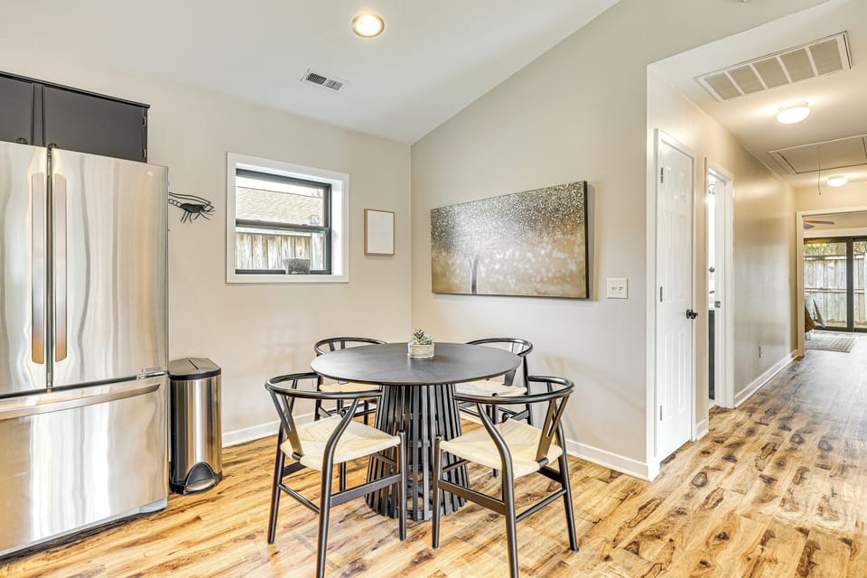 Dining Area | Dining Table | Dishware/Flatware