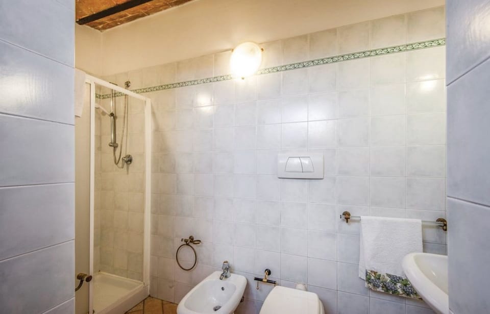 Flooring, Wall, Floor, Interior Design, Plumbing Fixture, Ceiling, Bathroom, Room, Plumbing, Tile