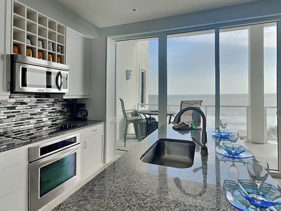 Full Size Kitchen