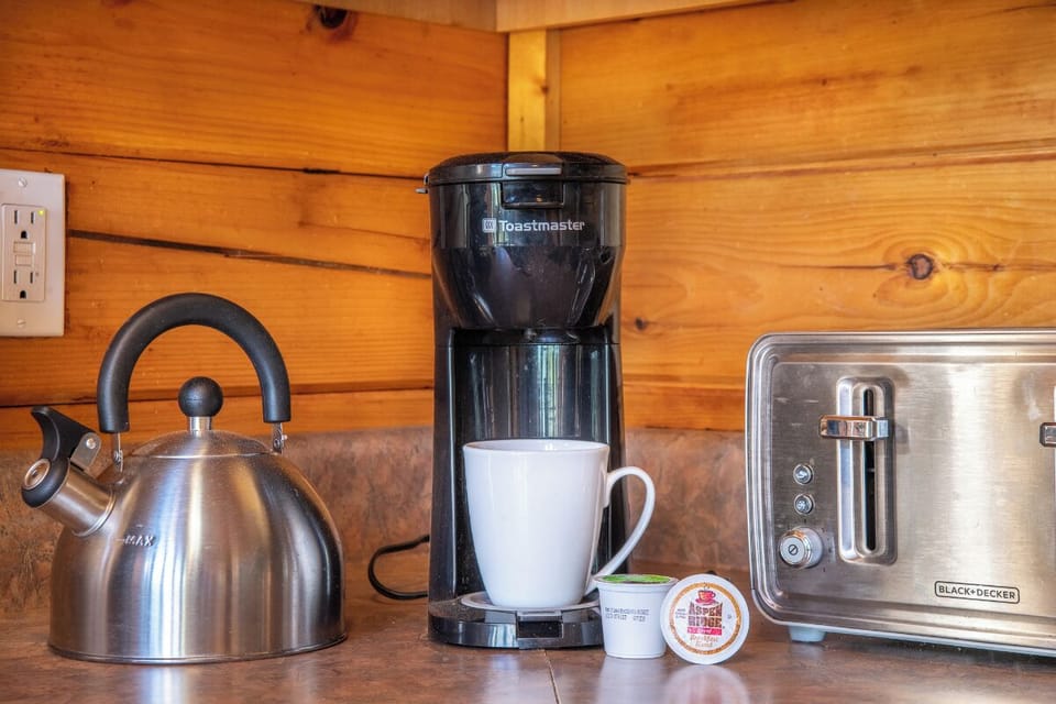 Misty Mountain Treehouse's fully-equipped kitchen