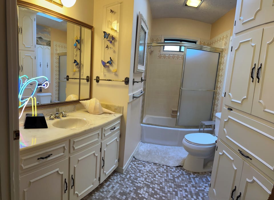 Clean big bathroom with bathtub.  New fresh towels. Well water so good !!