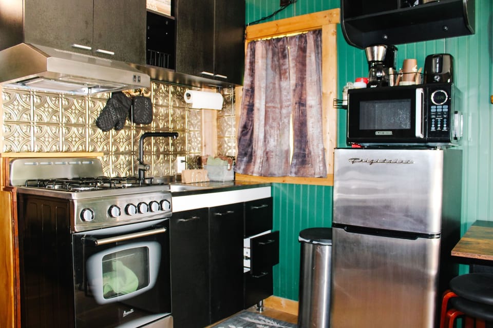 Indoors, Appliance, Microwave, Oven, Refrigerator
