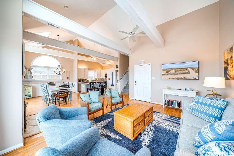 Open living room area with lots of seating
