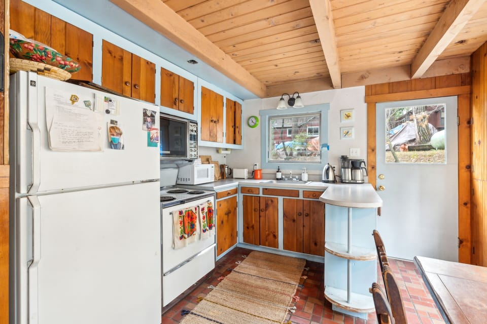 Indoors, Hardwood, Refrigerator, Floor, Flooring