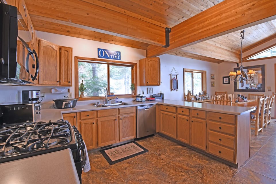 Fully equipped kitchen