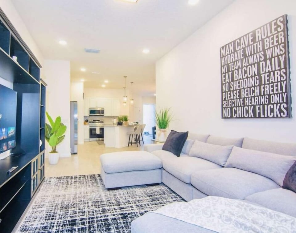Living room image 3