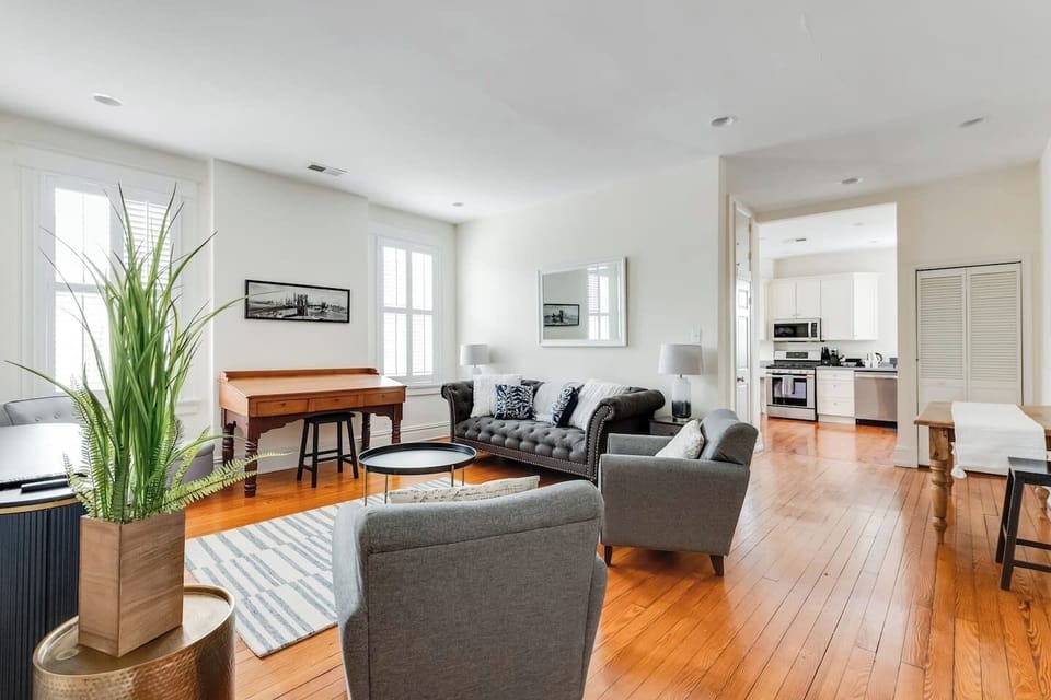 Living Room: Bright, airy space with chic decor and charming vintage details for your relaxation!