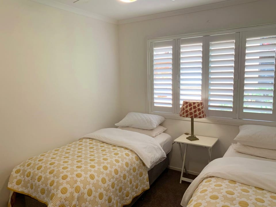 Omanu family home with pool in Port Macquarie
