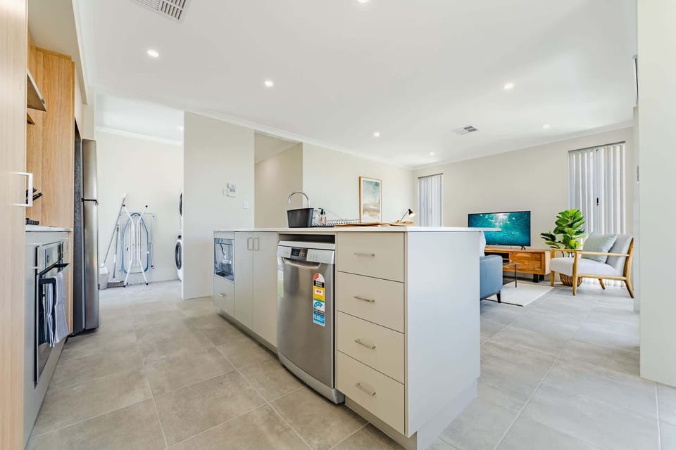 Kitchen/Living Area