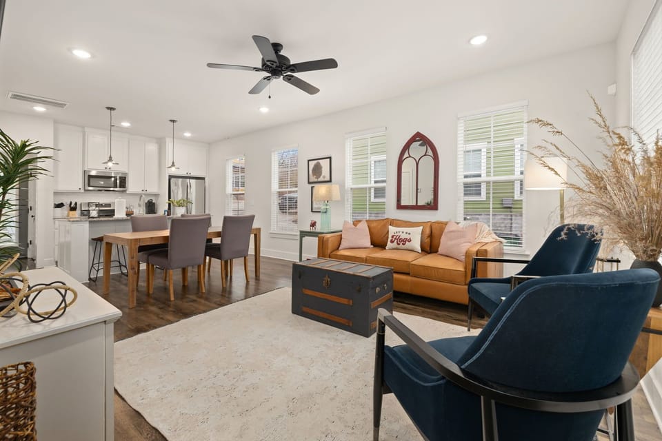 At home, enjoy luxury amenities for up to four people! 