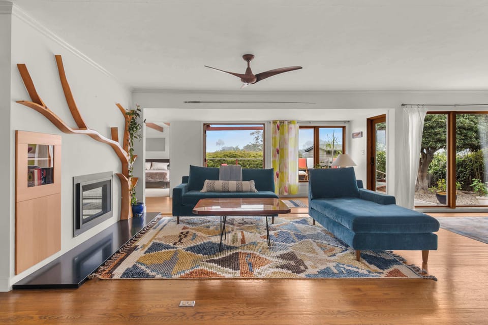 Welcome to this stylish abode in beautiful Point Loma