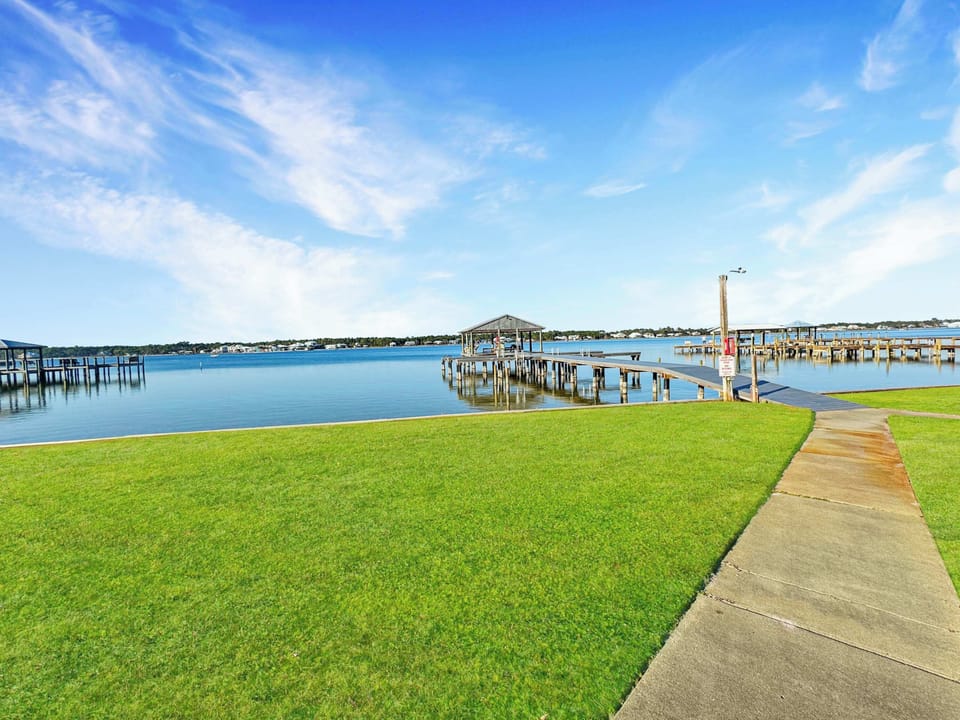Waterside serenity is just a short stroll away!