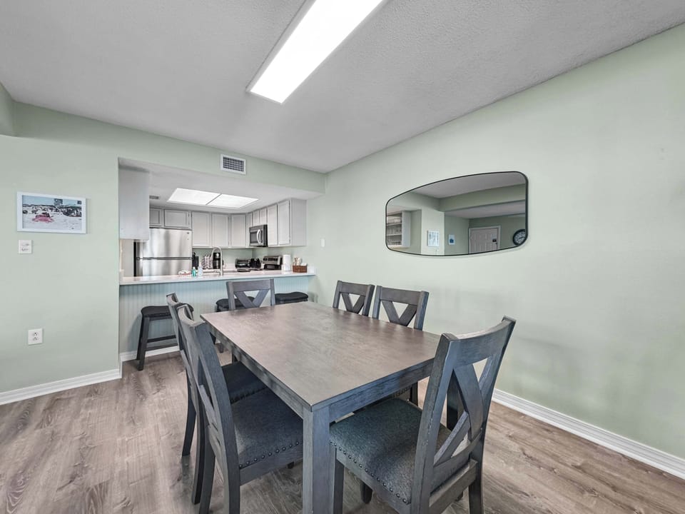 Make mealtime memories together in the dining room